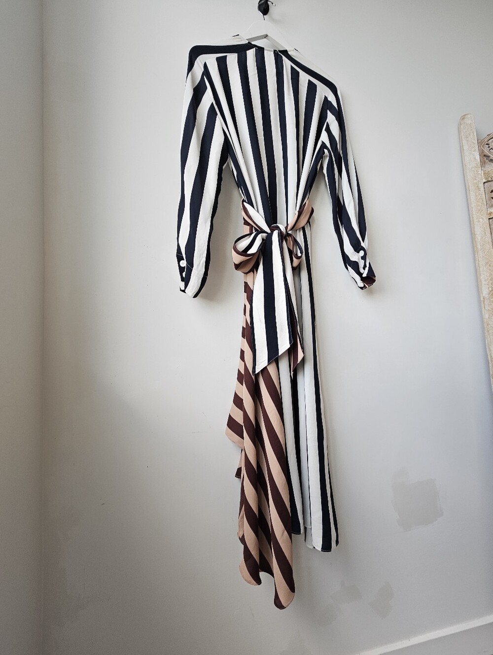 Reiss Nola Colourblock Asymmetric Stripe Midi Dress - Picture 8 of 16